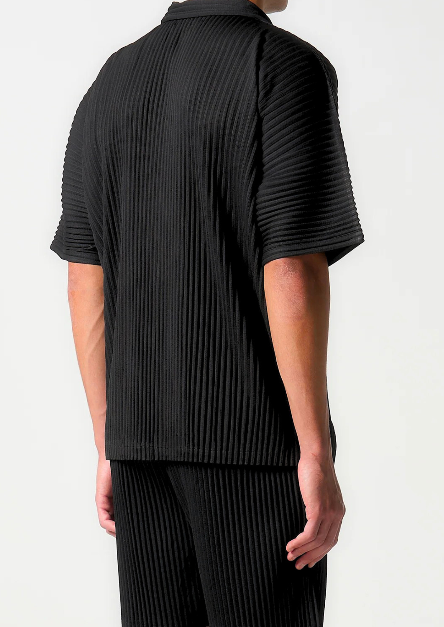 Elegant Black Pleated Summer Ensemble