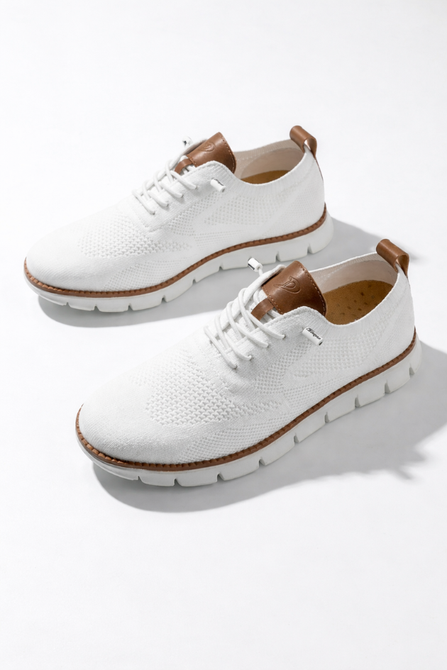 Elio Breathable Knit Sneakers in Pure White